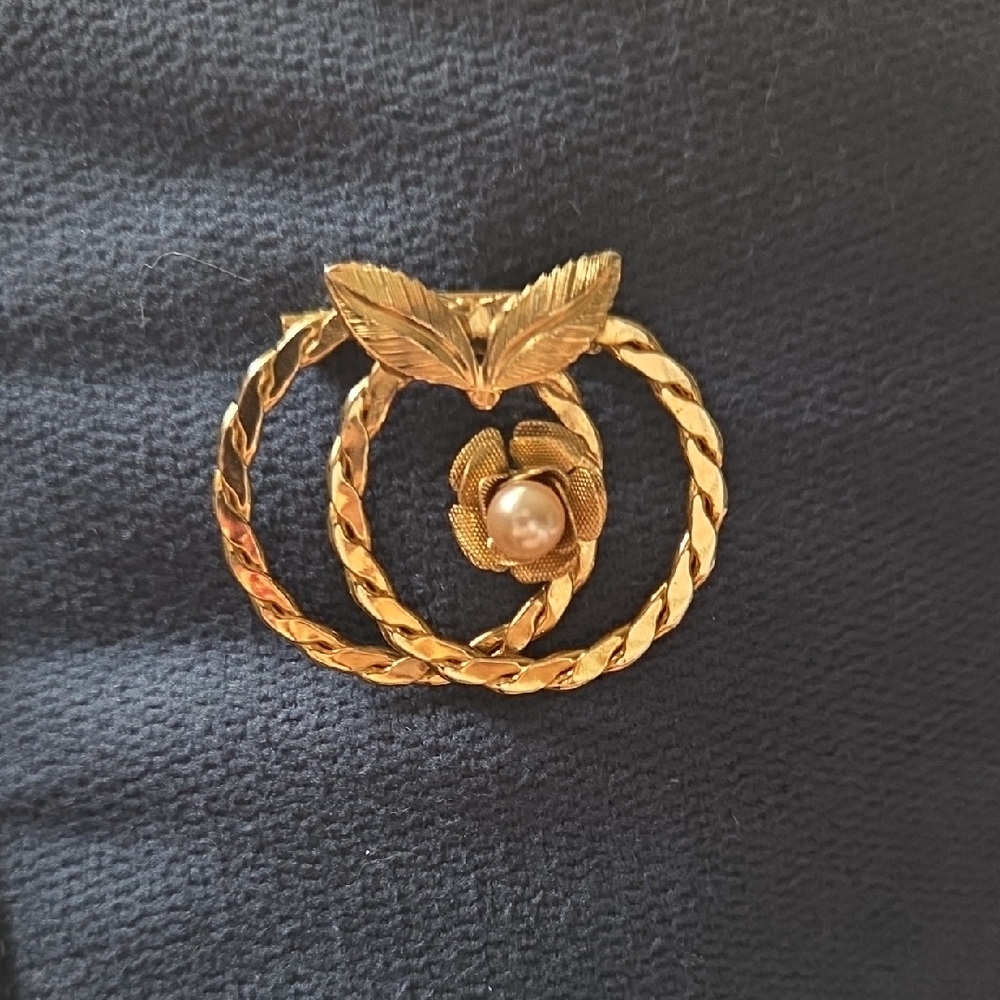 Vintage Gold-Tone Double Ring & Faux Pearl Rose Brooch